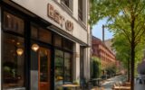 Pražské bistro a brunch v Karlíně – ranní káva a croissanty na terase