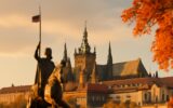 Pražský hrad a katedrála svatého Víta v podzimním světle o svátku svatého Václava